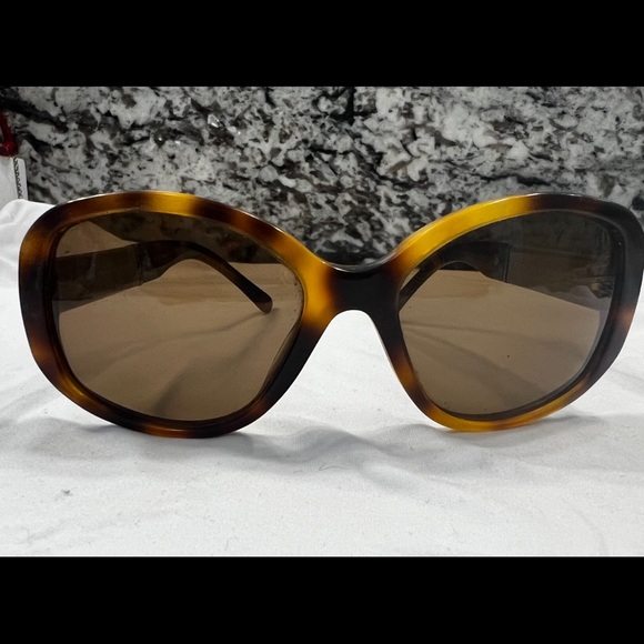 Tortoise Shell Women's Sunglasses - Picture 1 of 6